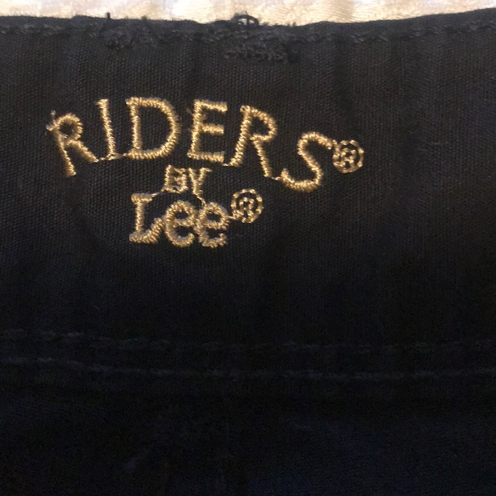 Lee Capris - Picture 3 of 4